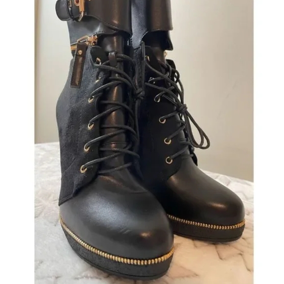 *2/$15* Italina Platform Ankle Boot black - Picture 3 of 8